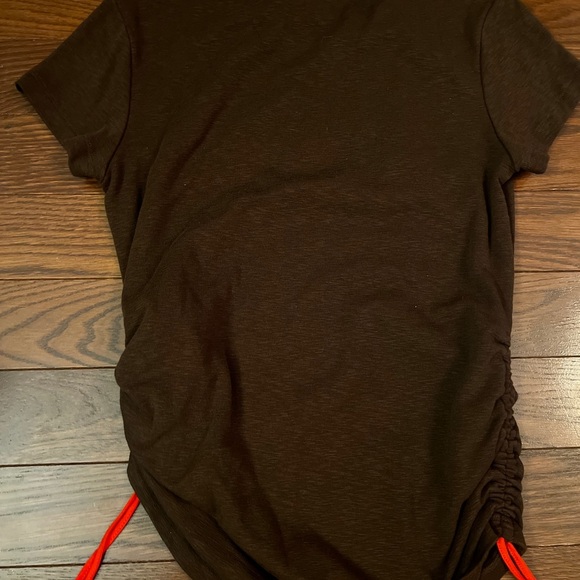 NFL TEAM APPAREL Women’s Brown’s Shirt Size Medium - Picture 5 of 5